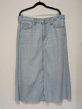 Light Wash Wide-Leg Denim Skirt - Casual Flare Style